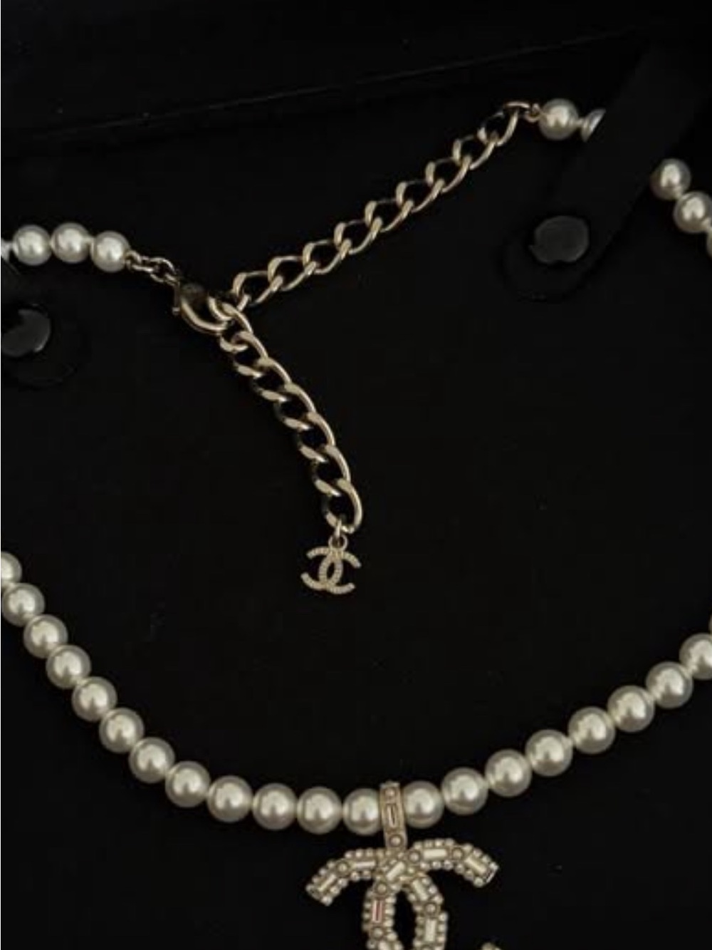 CHANEL Pearl Necklace with Crystal CC Charm - White & Gold - Picture 2 of 3